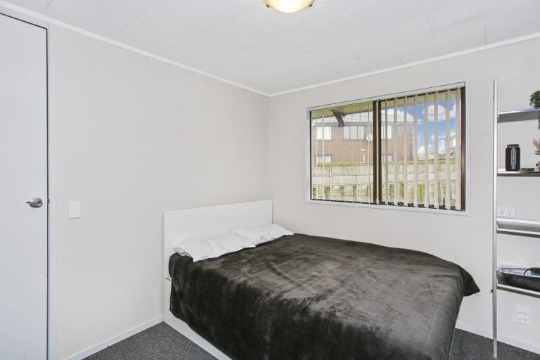 Photo of property in Oakwood Manor, 608c Massey Road, Mangere, Auckland, 2022
