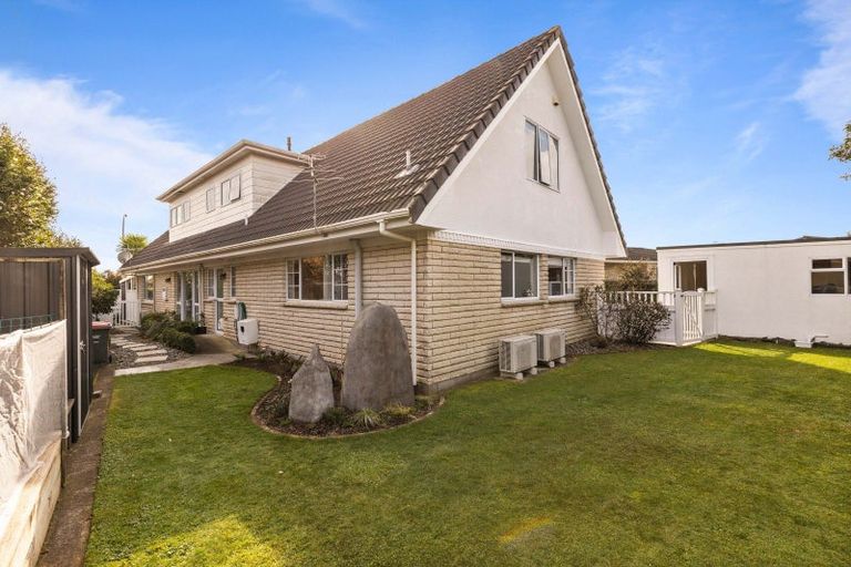 Photo of property in 5 Tamati Place, Merrilands, New Plymouth, 4312