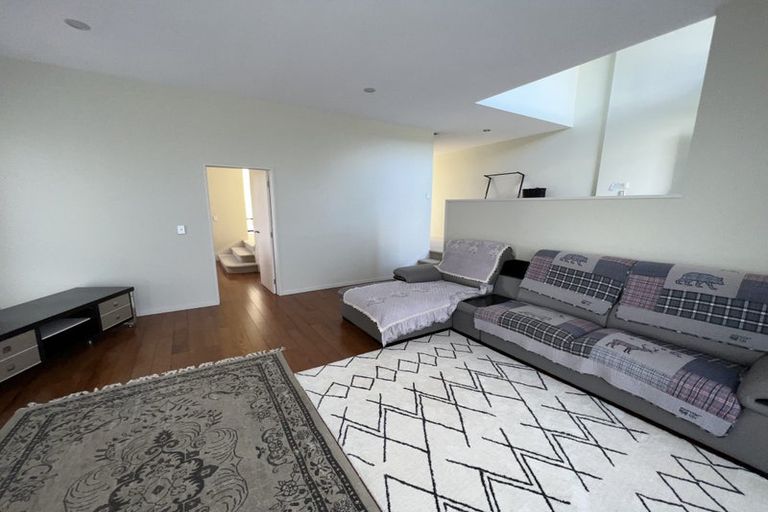 Photo of property in 3 Mana Lane, Pinehill, Auckland, 0632