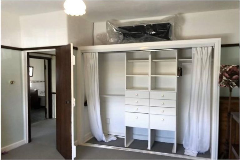 Photo of property in 234 Queens Drive, Lyall Bay, Wellington, 6022