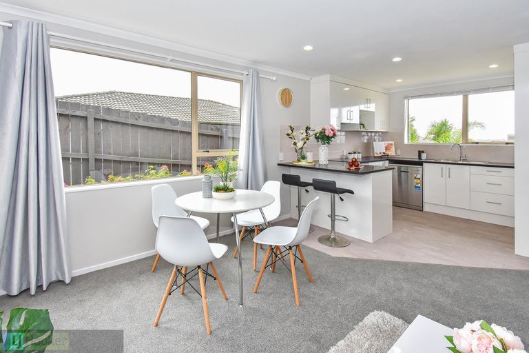 Photo of property in 26 Piriti Place, Weymouth, Auckland, 2103