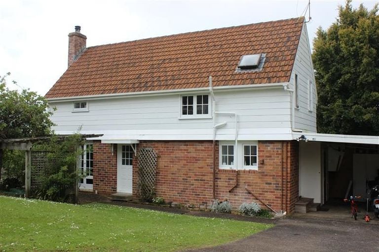 Photo of property in 2/7 Havana Place, Glenfield, Auckland, 0629