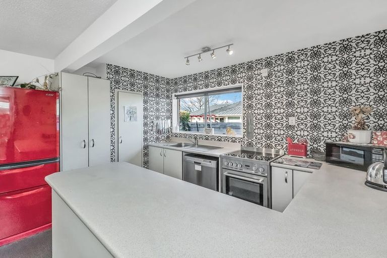 Photo of property in 2/20 Penwood Street, Russley, Christchurch, 8042