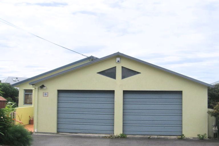 Photo of property in 9 Seaview Terrace, Northland, Wellington, 6012