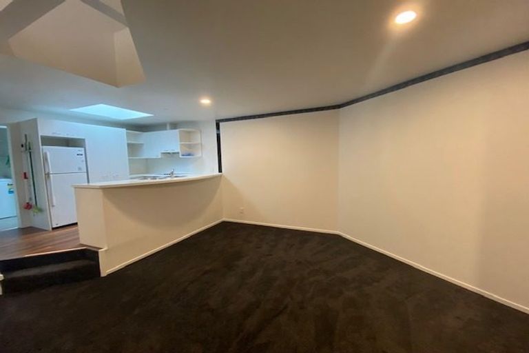 Photo of property in 17u6 Adelaide Road, Mount Cook, Wellington, 6021