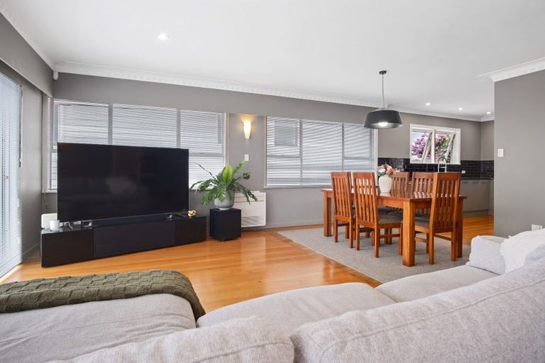 Photo of property in 18a Tiroroa Avenue, Te Atatu South, Auckland, 0610