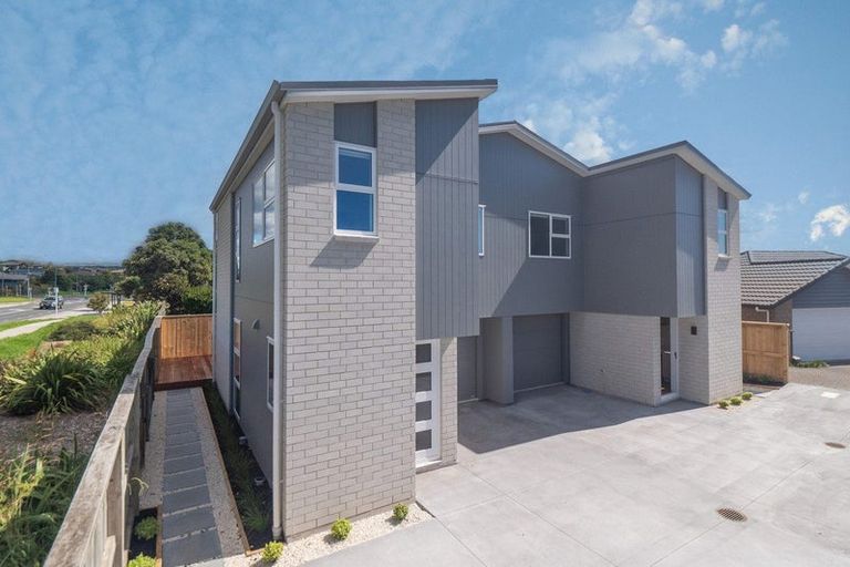 Photo of property in 38 Richardson Road, Omokoroa, 3114