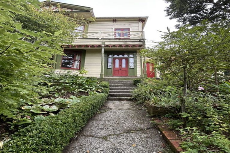 Photo of property in 90 Glenmore Street, Northland, Wellington, 6012