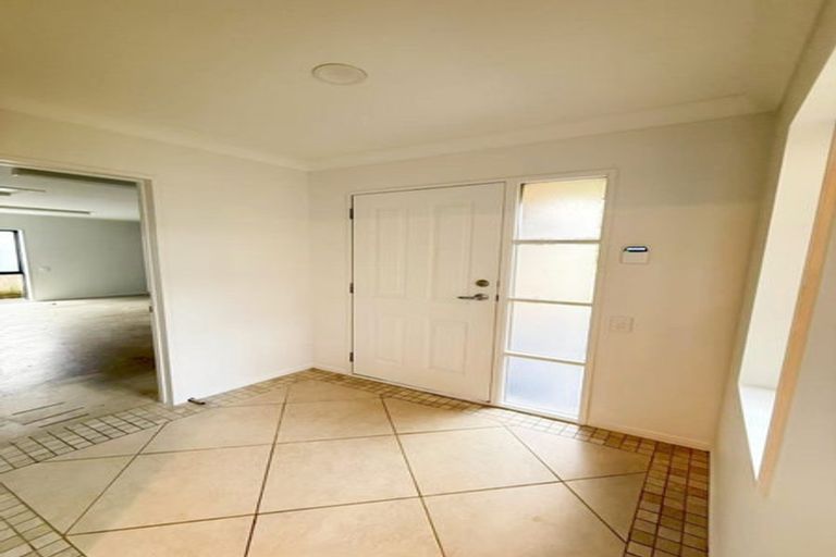 Photo of property in 26 Coachman Drive, Flat Bush, Auckland, 2016
