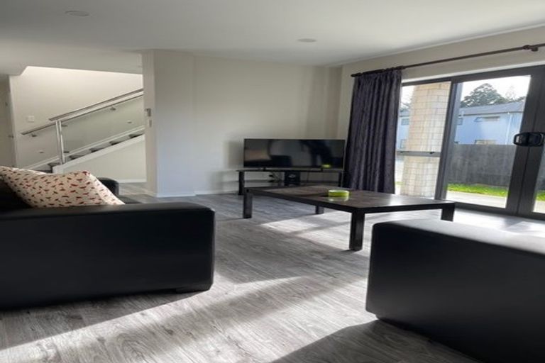 Photo of property in 10 Han Court, Glen Eden, Auckland, 0602