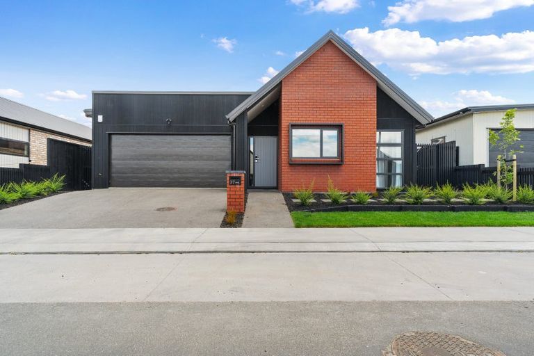 Photo of property in 37 Earp Crescent, Chartwell, 3210