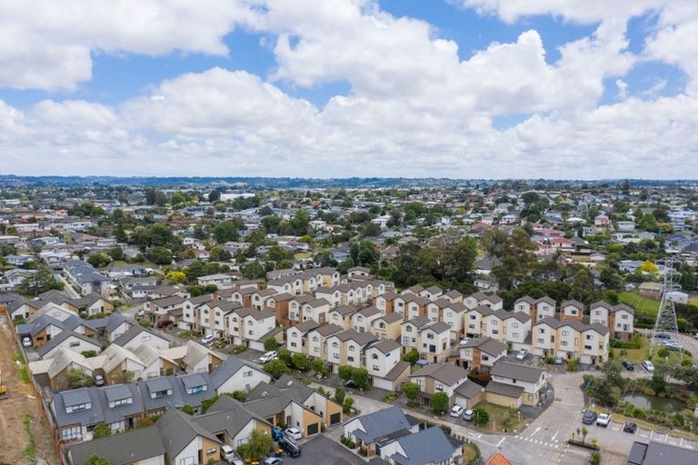 Photo of property in St Claire Village, 12/172 Mcleod Road, Te Atatu South, Auckland, 0610