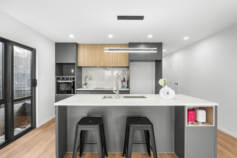 Photo of property in 12 Nanjing Road, Pukekohe, 2120