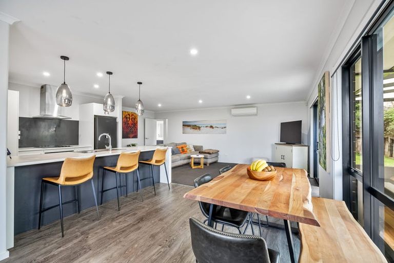 Photo of property in 25 Lake Drive, Tikipunga, Whangarei, 0112