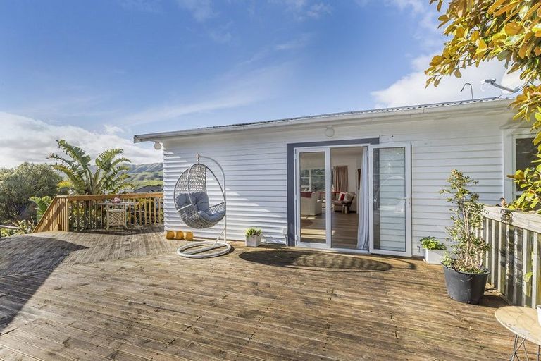 Photo of property in 78 Grays Road, Camborne, Porirua, 5026