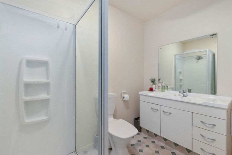 Photo of property in 17d Division Street, Riccarton, Christchurch, 8041