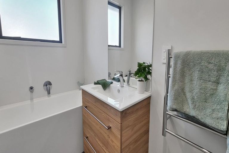 Photo of property in 30 Oldfield Lane, Marton, 4710