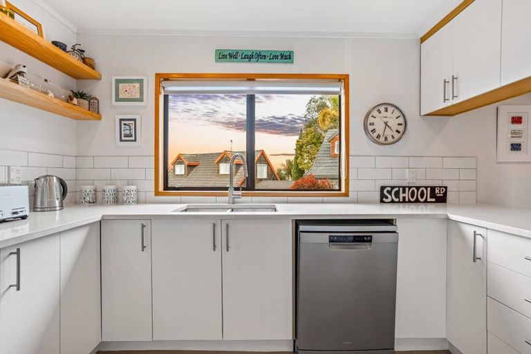 Photo of property in 64 Granville Drive, Massey, Auckland, 0614