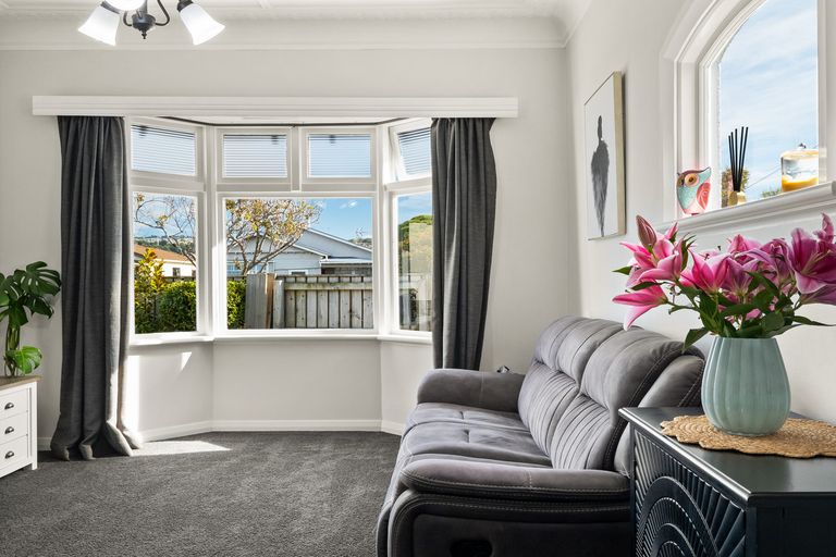 Photo of property in 21 Hargest Crescent, Saint Kilda, Dunedin, 9012