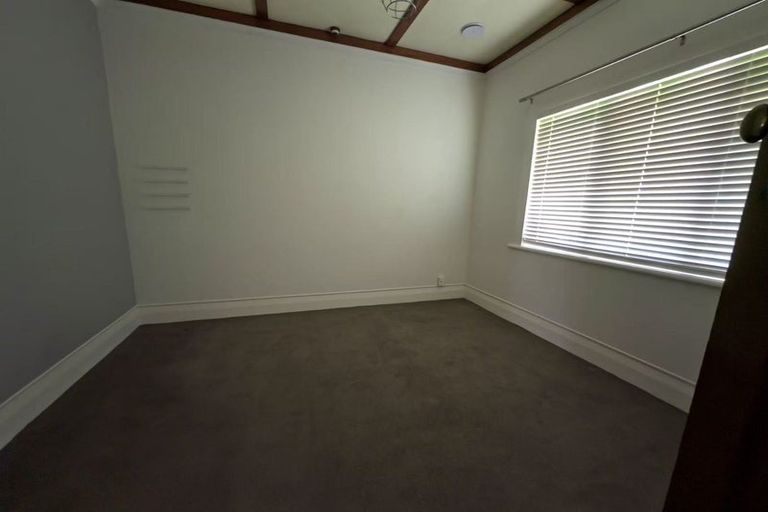 Photo of property in 189 Titirangi Road, Titirangi, Auckland, 0604