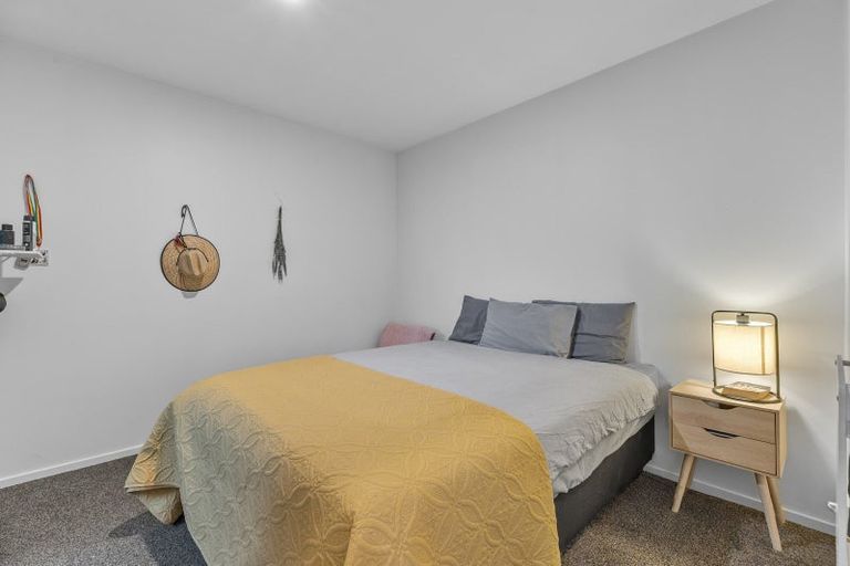 Photo of property in 14b Mckerrow Place, Sunshine Bay, Queenstown, 9300