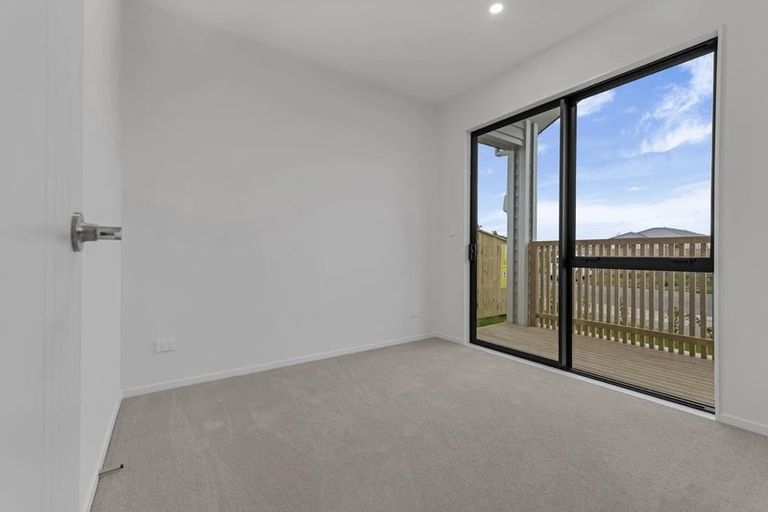 Photo of property in 25 Hupana Road, Karaka, 2113