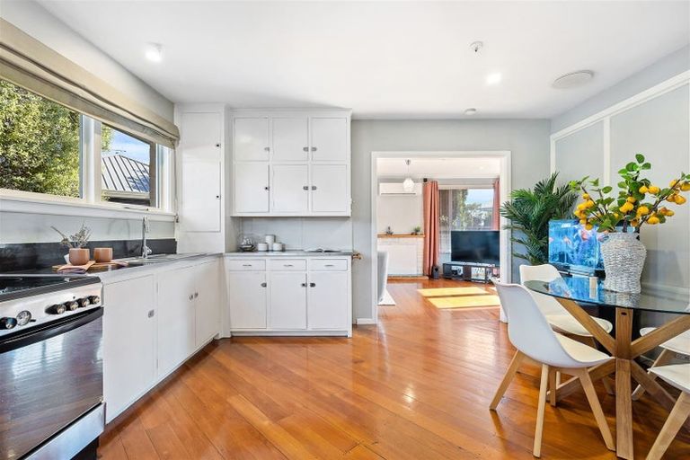 Photo of property in 409 Yaldhurst Road, Russley, Christchurch, 8042