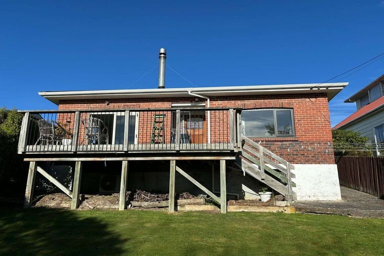 Photo of property in 32 Crosby Street, Mornington, Dunedin, 9011