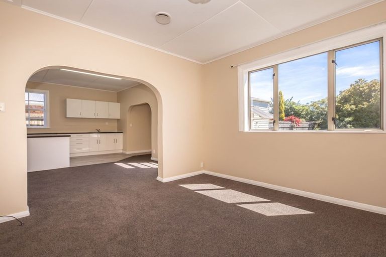 Photo of property in 82- 84 Queen Street, Westport, 7825