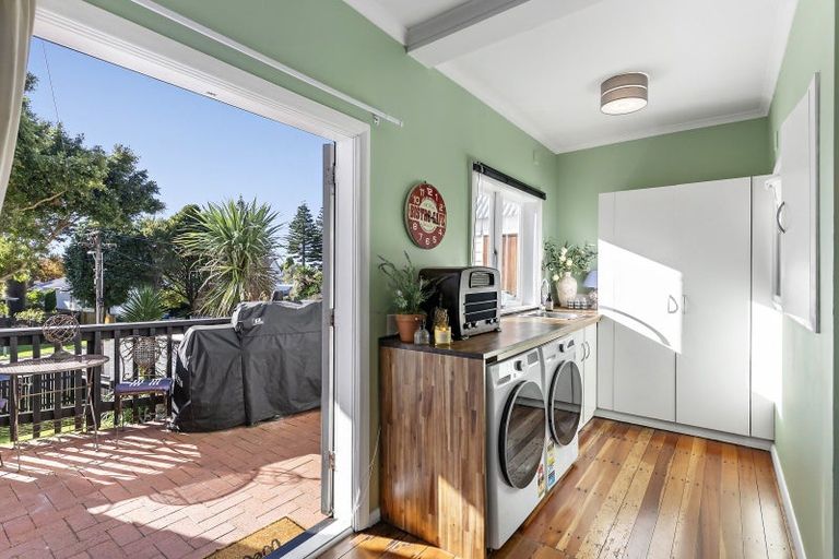Photo of property in 22 Tawa Street, Eastbourne, Lower Hutt, 5013