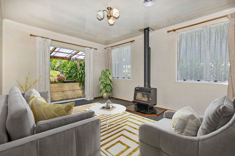 Photo of property in 63 Ogle Crescent, Te Kamo, Whangarei, 0112