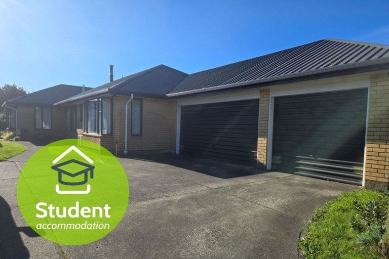 Photo of property in 4 Amdale Avenue, Broomfield, Christchurch, 8042