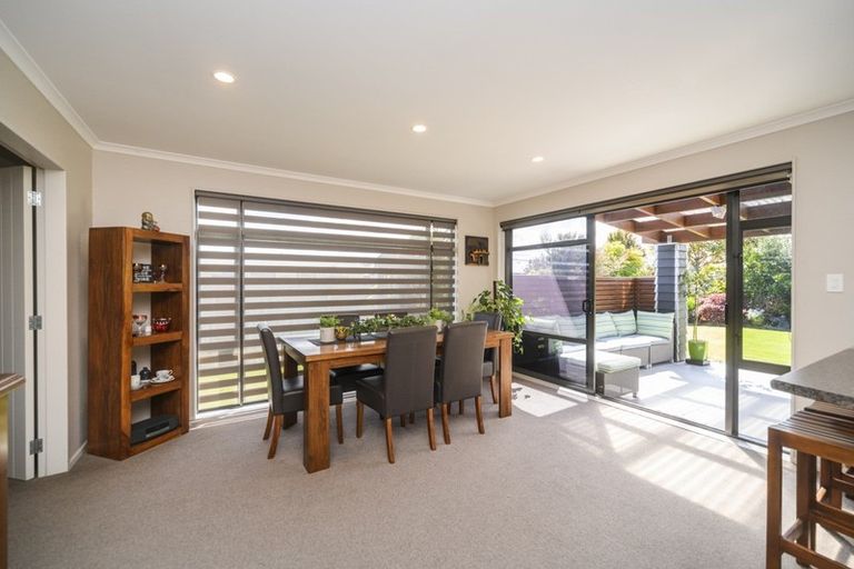 Photo of property in 78 Geneva Terrace, Kelvin Grove, Palmerston North, 4414