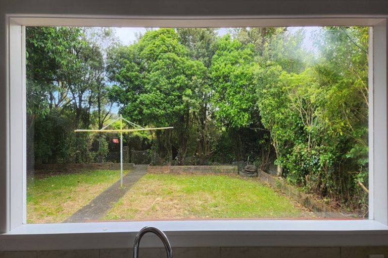 Photo of property in 8 Spenmoor Street, Newlands, Wellington, 6037