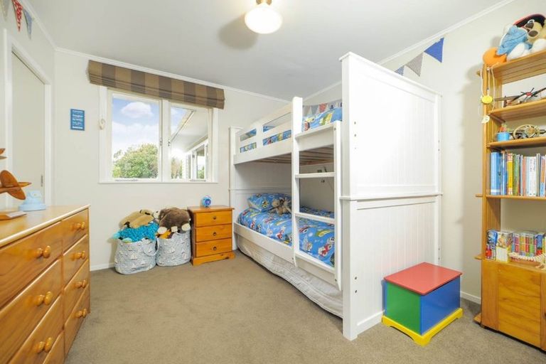 Photo of property in 23 Infidel Place, Torbay, Auckland, 0630