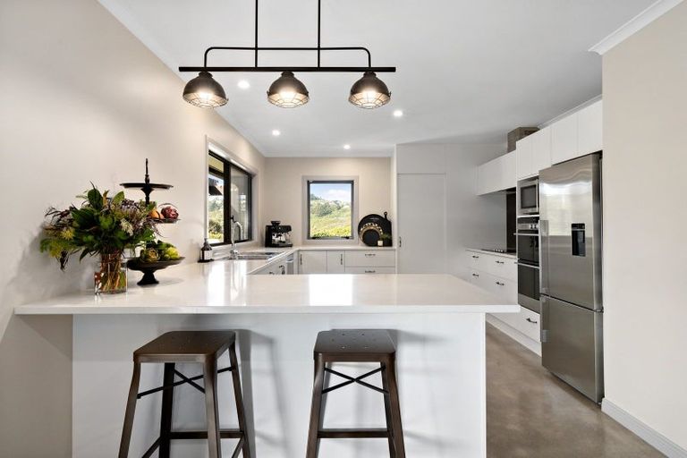 Photo of property in 91 Westchester Drive, Churton Park, Wellington, 6037