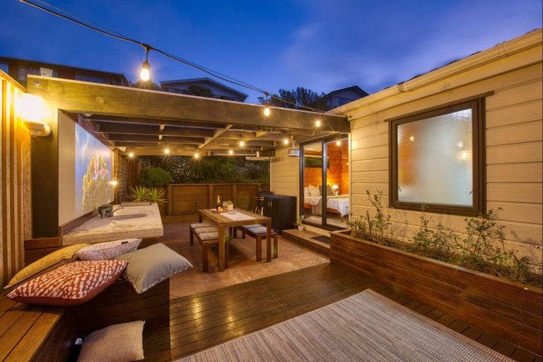 Photo of property in 17 Rice Crescent, Newlands, Wellington, 6037