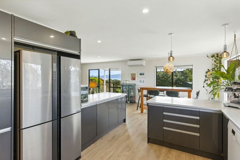 Photo of property in 42 Hicks Crescent, Waikanae Beach, Waikanae, 5036