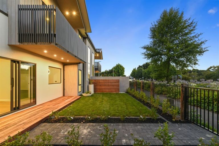 Photo of property in 64u2 Banbury Crescent, Fairfield, Hamilton, 3214