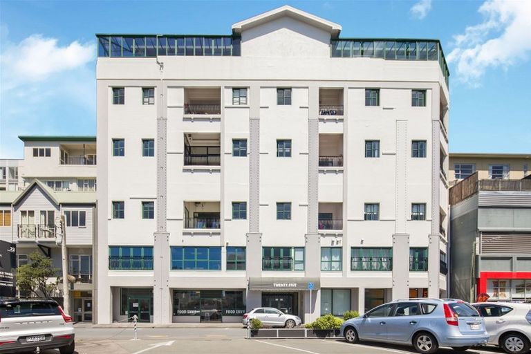 Photo of property in Tennyson Apartments, 18/25 Tennyson Street, Te Aro, Wellington, 6011