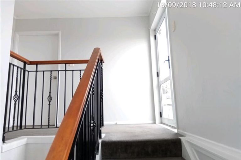 Photo of property in 10 Mcclintock Road, Massey, Auckland, 0614