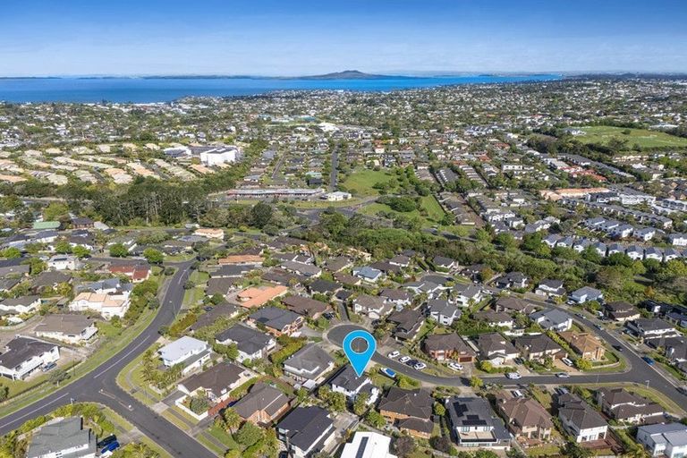 Photo of property in 12 Tekapo Rise, Fairview Heights, Auckland, 0632