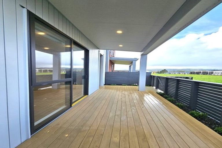 Photo of property in 5 Yellow Pear Lane, Karaka, 2578