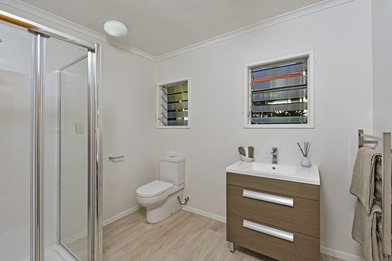 Photo of property in 5b Nea Place, Hillcrest, Auckland, 0627