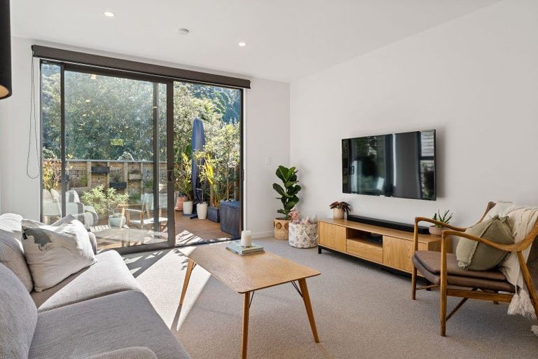 Photo of property in 10 Rua Kai Way, Brooklyn, Wellington, 6021