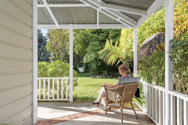 Photo of property in 100 Oxford Road, Okato, 4335