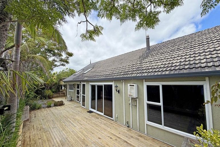 Photo of property in 50 Balmain Road, Chatswood, Auckland, 0626