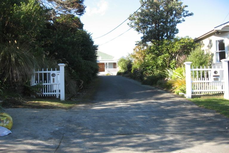 Photo of property in 5 Aylesbury Way, Karori, Wellington, 6012
