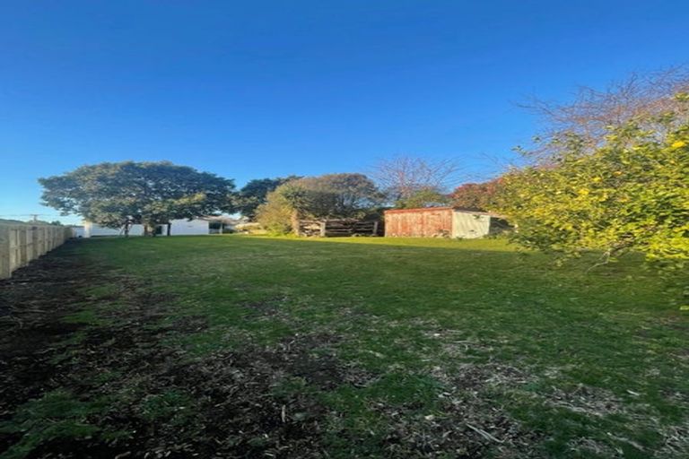 Photo of property in 40 Waiwaka Terrace, Strandon, New Plymouth, 4312
