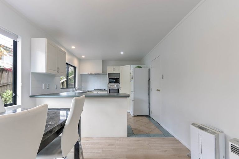 Photo of property in 2/134 Birkenhead Avenue, Birkenhead, Auckland, 0626